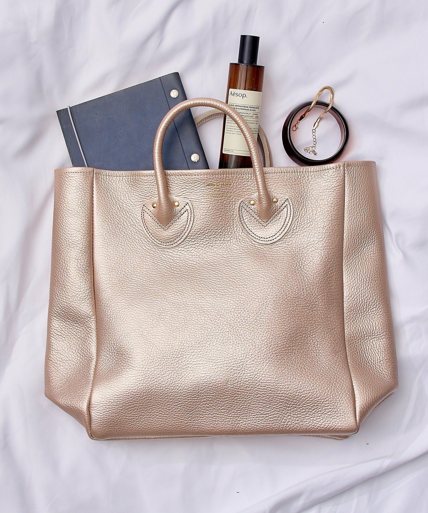 YOUNG&OLSEN/EMBOSSED LEATHER TOTE M ヤングアンドオルセン エンボス レザートート  バッグ 本革  M